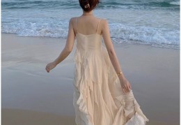 海边穿的裙子拼多多(海边穿的裙子拼多多能买吗)